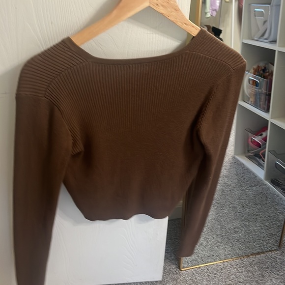 Brandy Melville Long Sleeve Shirt - Picture 2 of 3